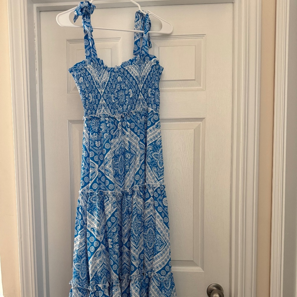 NWT Cupshe blue paisley dress M